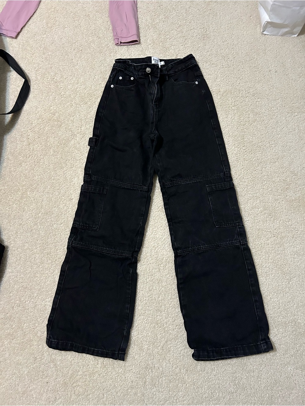 Black Wide-Leg Cargo Jeans - Women